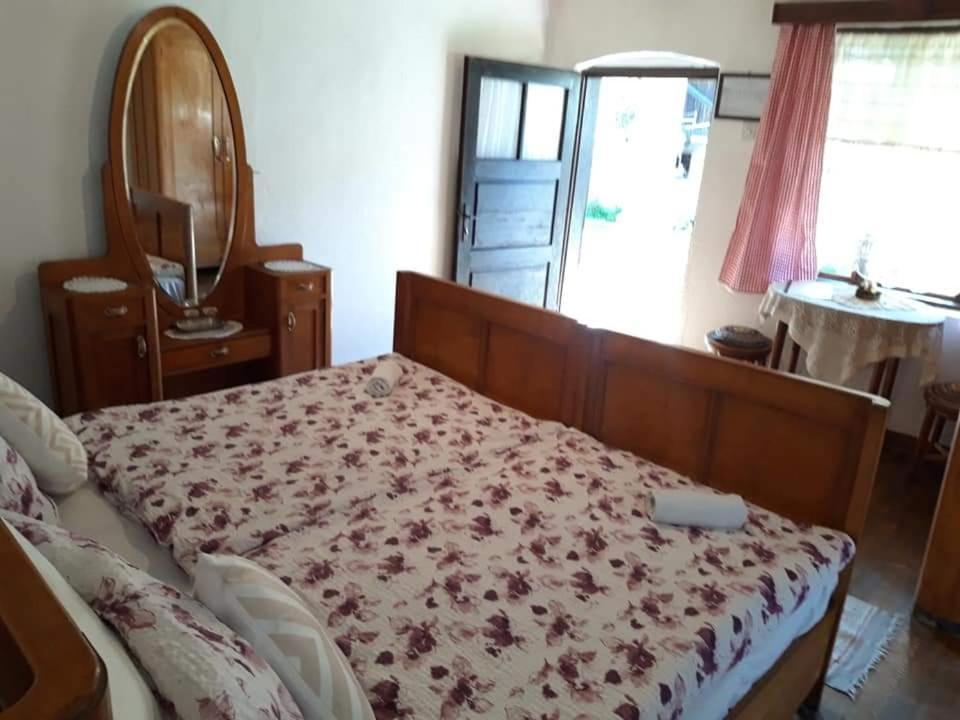 Snasini Kucari Bed & Breakfast Gradiste Eksteriør bilde